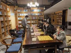 包含江汉金雕队对阵关中雷霆队，高尔夫巡回赛险胜，内线统治篮板——定位球制造杀机的词条